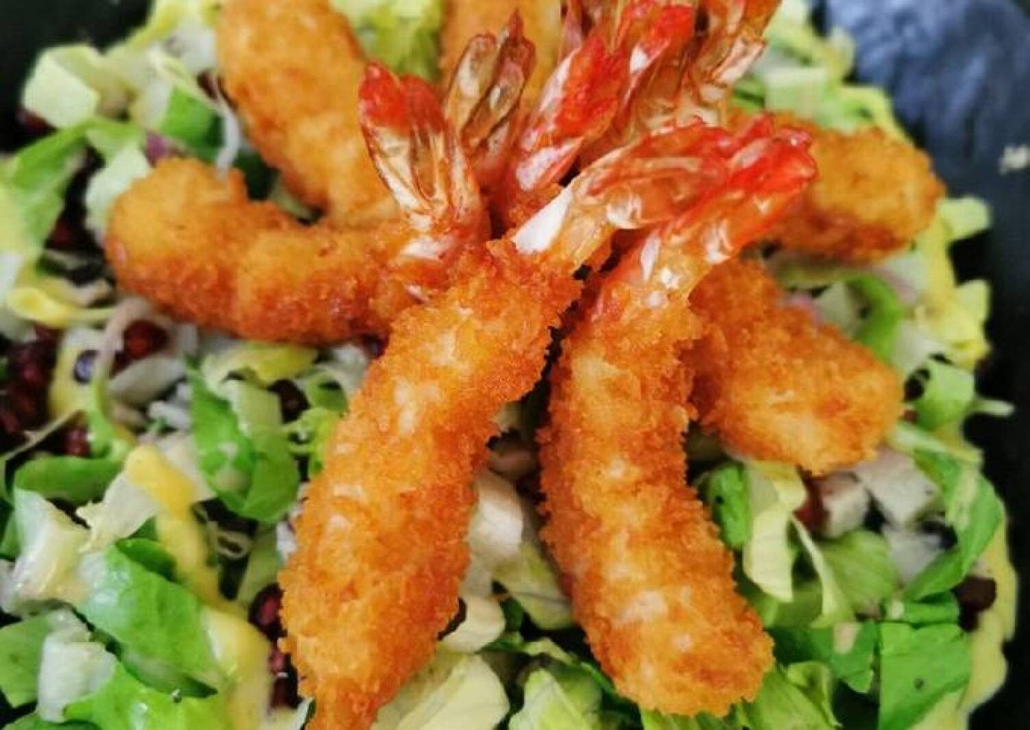 Shrimp tempura with green salad